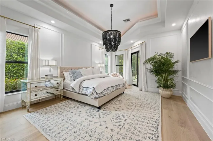9833 Clear Lake Cir, Naples, Florida 34109