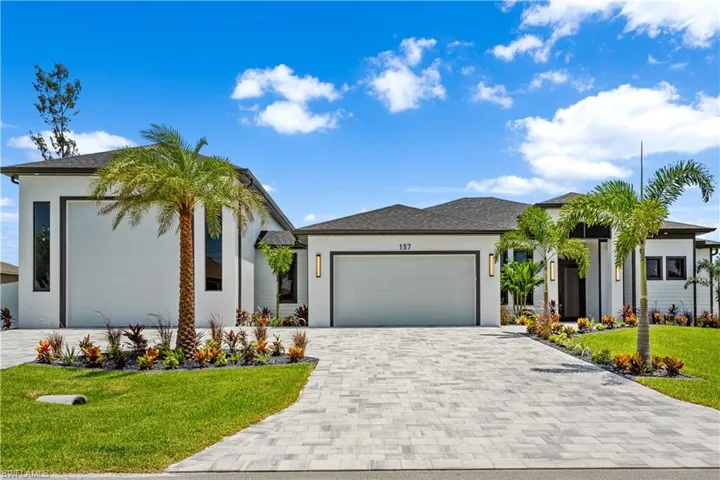 DIVINE, BRIGHT & SPACIOUS 1,920 sq ft floor plan features 48 x 48 SPANISH PORCELAIN TILES in 3 BEDS, DEN & 4 BATHS