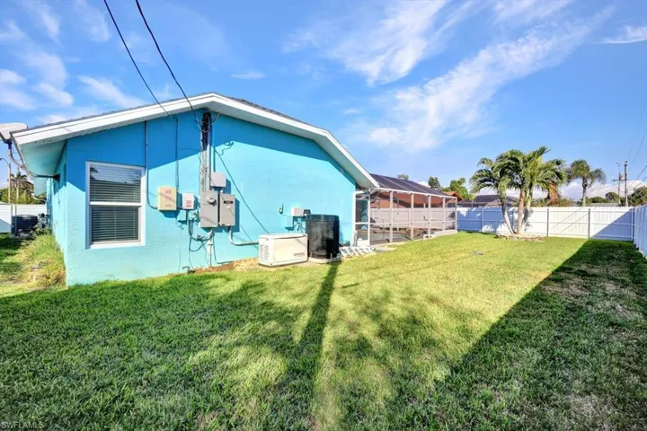 412 SW 38th  ST, Cape Coral, FL 33914