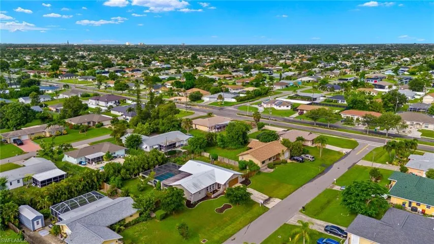 Birds eye view of property