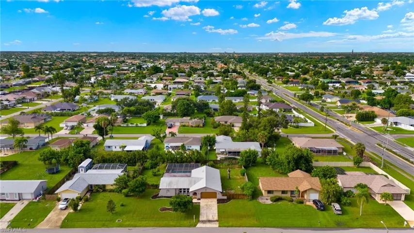 Birds eye view of property