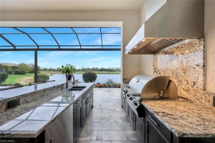 Fully equipped Summer Kitchen
