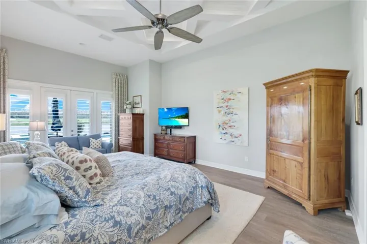 Imagine your delight waking up to your ownpersonal lake view each and every morning!