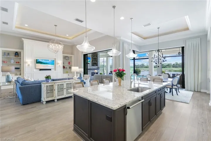 Breathtaking views from every corner of theliving space!
