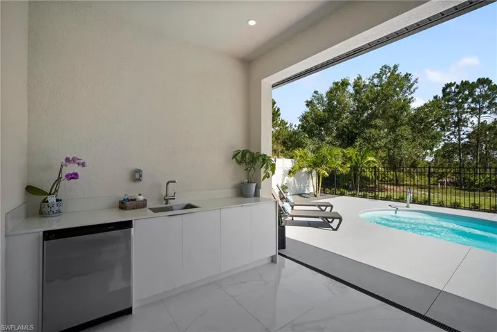 3810  58th NE AVE, Naples, FL 34120