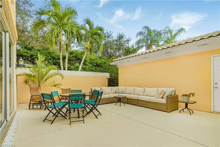 7201  Bellini  WAY, Naples, FL 34114