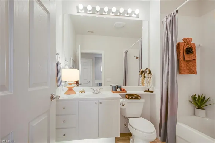 7201  Bellini  WAY, Naples, FL 34114