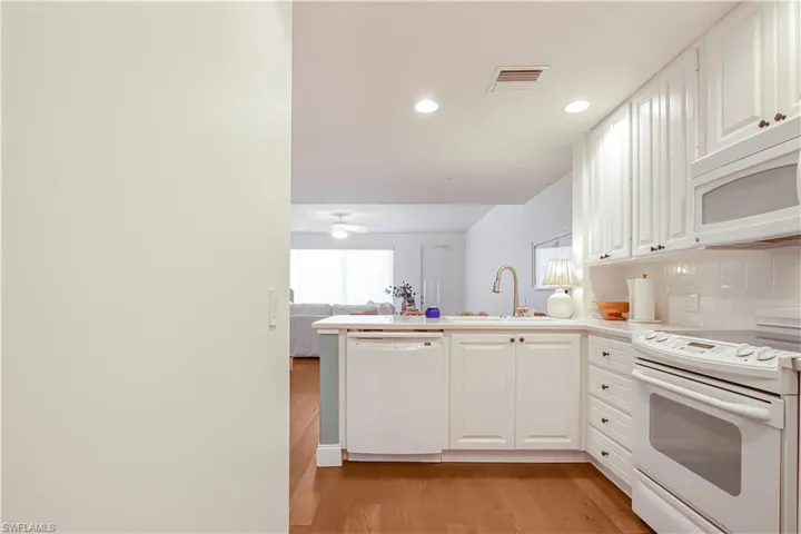 7201  Bellini  WAY, Naples, FL 34114
