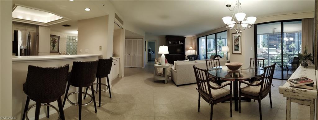 Ample bar or table seating