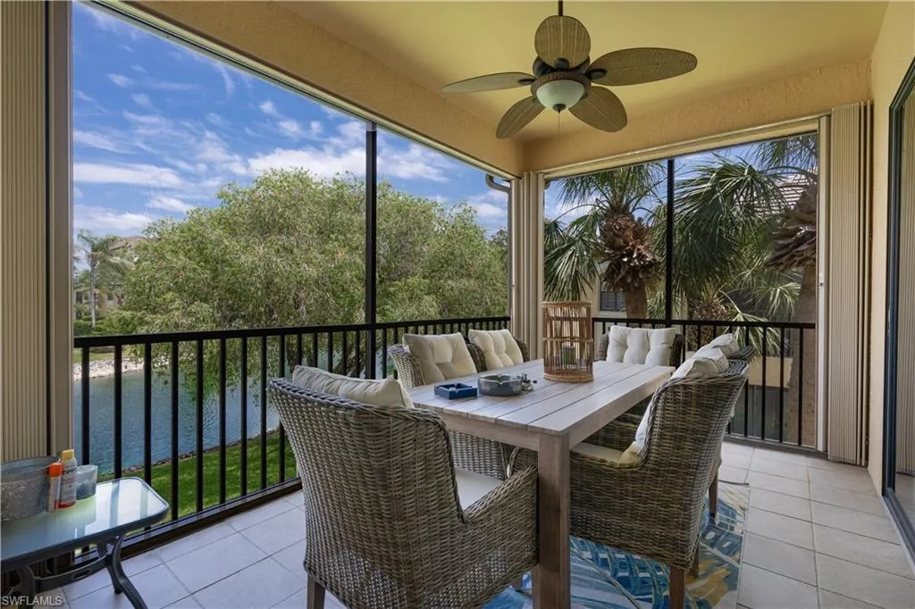 184 Vintage CIR, Naples, FL 34119,225041369