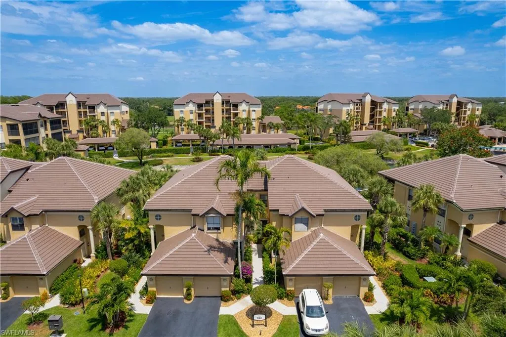 184 Vintage CIR, Naples, FL 34119,225041369