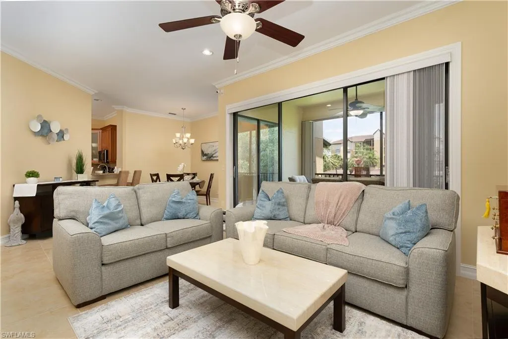 184 Vintage CIR, Naples, FL 34119,225041369