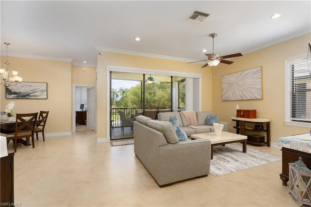 184 Vintage CIR, Naples, FL 34119,225041369
