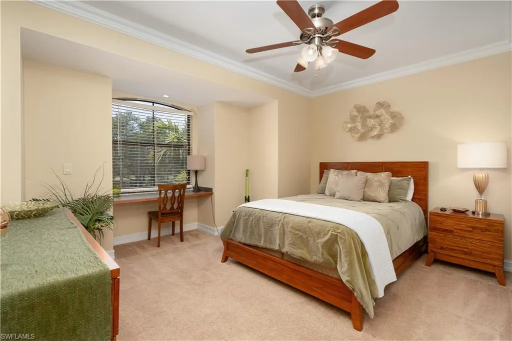 184 Vintage CIR, Naples, FL 34119,225041369