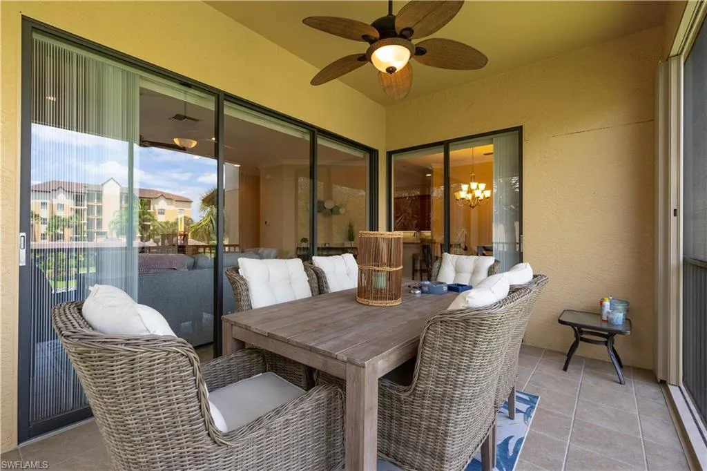 184 Vintage CIR, Naples, FL 34119,225041369