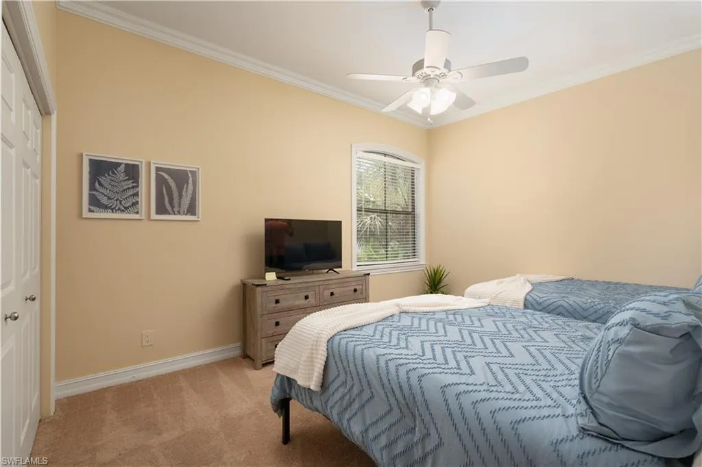 184 Vintage CIR, Naples, FL 34119,225041369