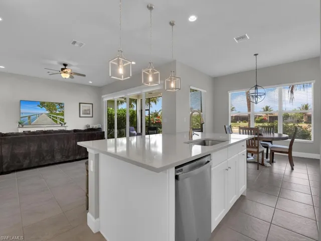 Kitchen w/Wide Island