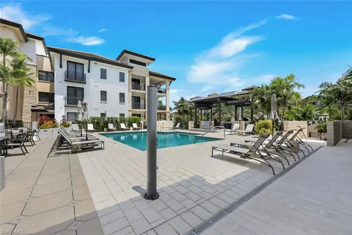 1135 3rd Ave S 303, Naples, Florida 34102