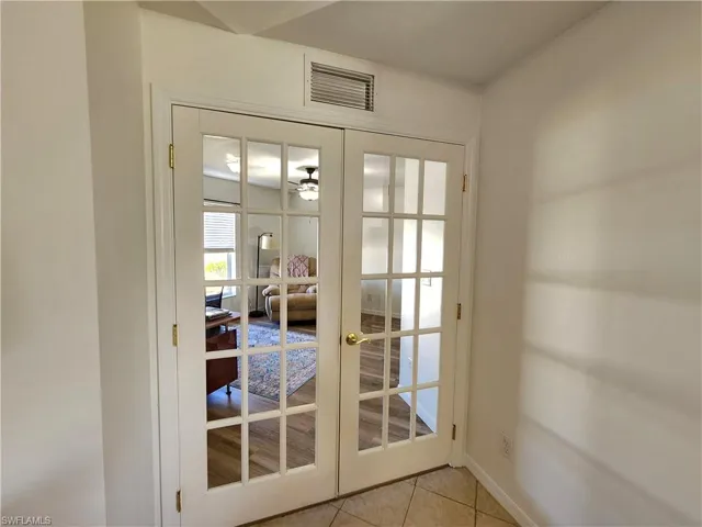Entrance to large Den