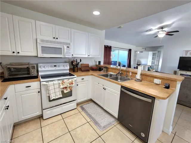 2022 NW 9th  PL, Cape Coral, FL 33993
