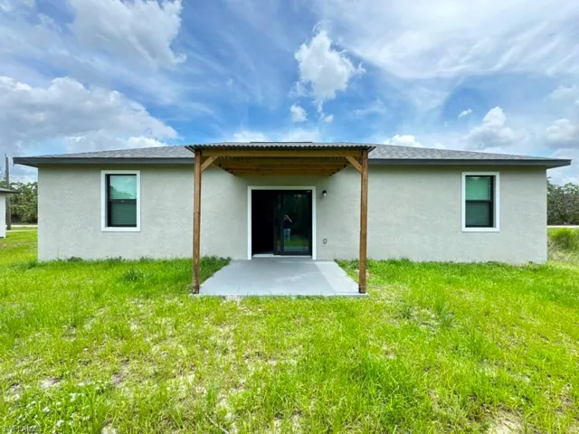 537 Greenbriar Blvd, Lehigh Acres, Florida 33972