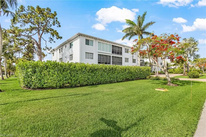 280 2nd Ave S 206, Naples, Florida 34102