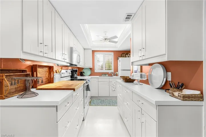 280 2nd Ave S 206, Naples, Florida 34102