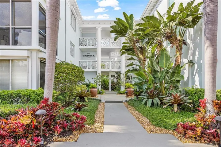 280 2nd Ave S 206, Naples, Florida 34102