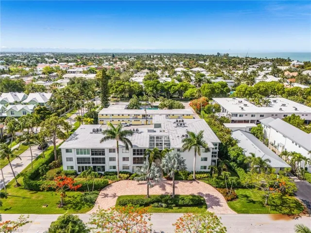 280 2nd Ave S 206, Naples, Florida 34102