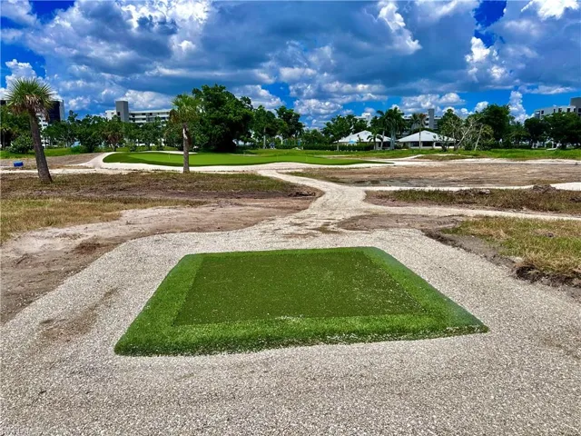 EBIA Private Chipping Green with 5 tee boxes