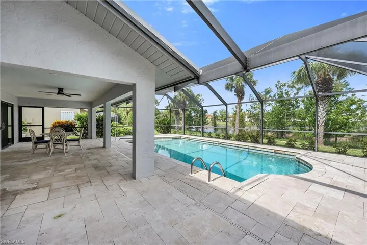 221  Saint James  WAY, Naples, FL 34104