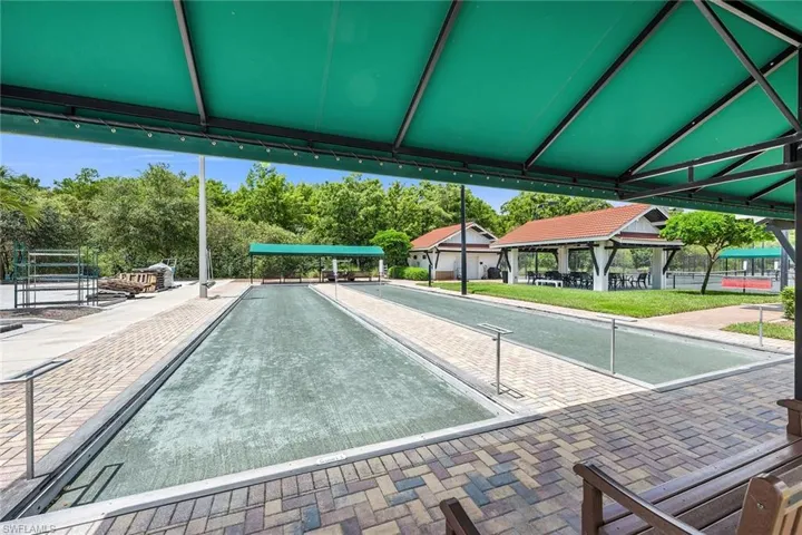 221  Saint James  WAY, Naples, FL 34104
