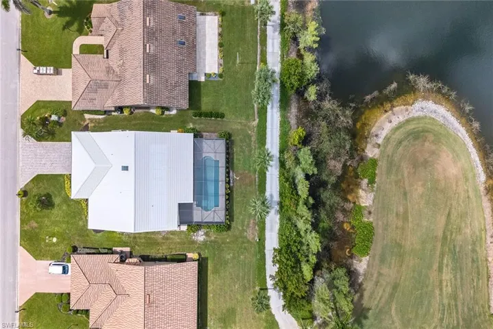 221  Saint James  WAY, Naples, FL 34104