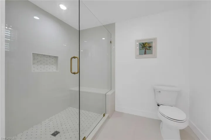 221  Saint James  WAY, Naples, FL 34104