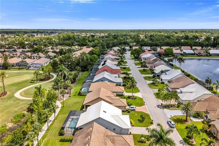 221  Saint James  WAY, Naples, FL 34104