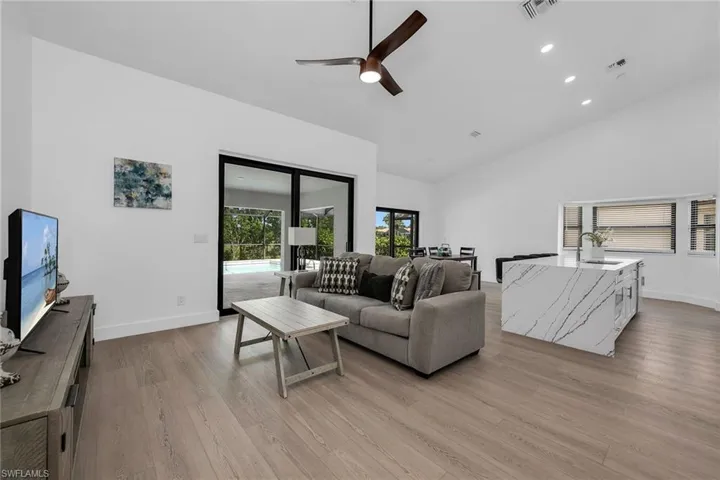 221  Saint James  WAY, Naples, FL 34104