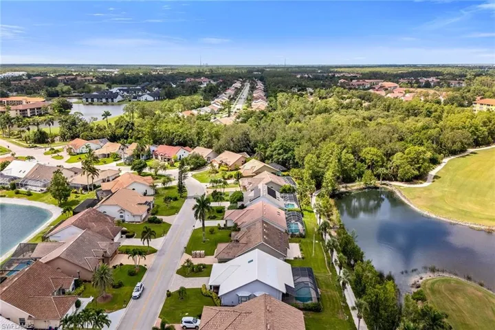 221  Saint James  WAY, Naples, FL 34104