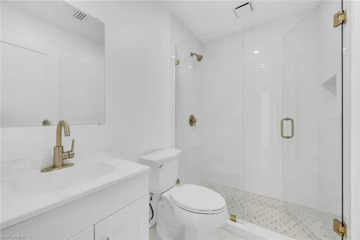 221  Saint James  WAY, Naples, FL 34104