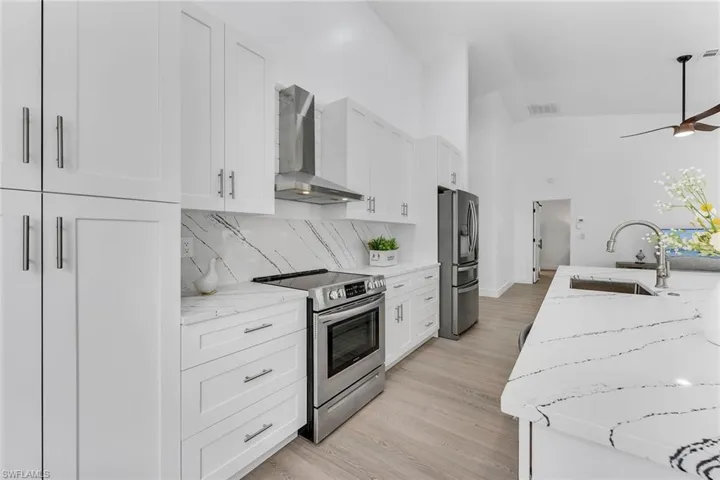 221  Saint James  WAY, Naples, FL 34104