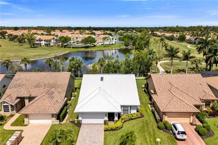 221  Saint James  WAY, Naples, FL 34104