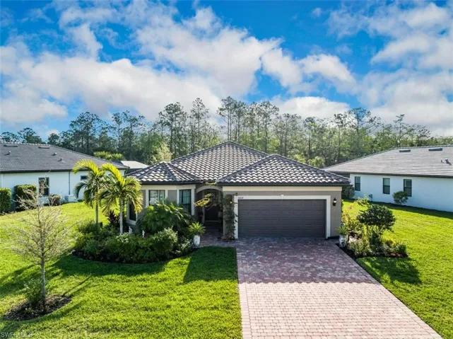 6828  Winding Cypress  DR, Naples, FL 34114