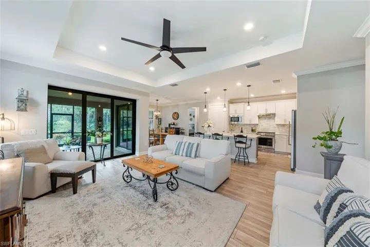 6828  Winding Cypress  DR, Naples, FL 34114