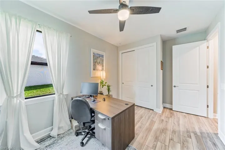 6828  Winding Cypress  DR, Naples, FL 34114