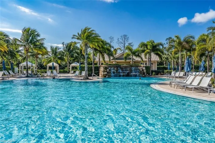 6828  Winding Cypress  DR, Naples, FL 34114