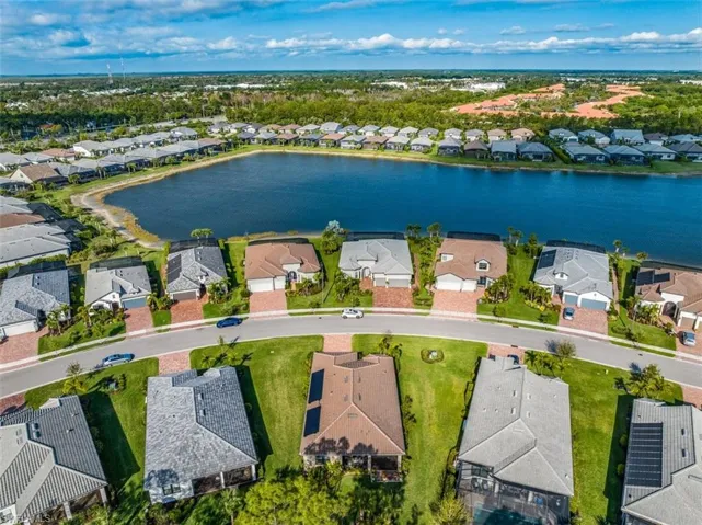 6828  Winding Cypress  DR, Naples, FL 34114