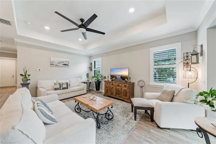 6828  Winding Cypress  DR, Naples, FL 34114