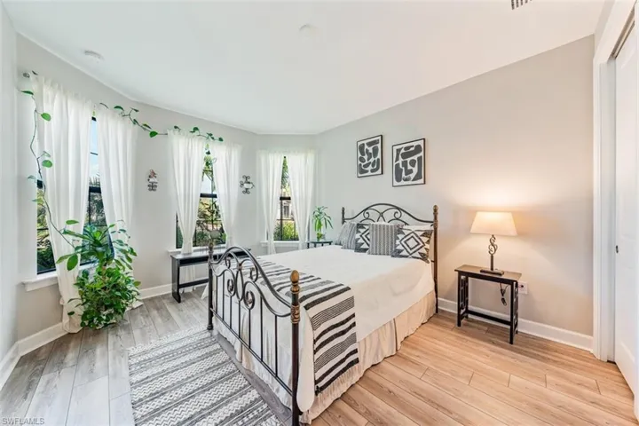 6828  Winding Cypress  DR, Naples, FL 34114