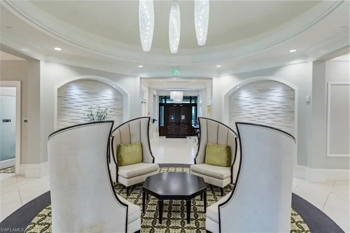 6828  Winding Cypress  DR, Naples, FL 34114