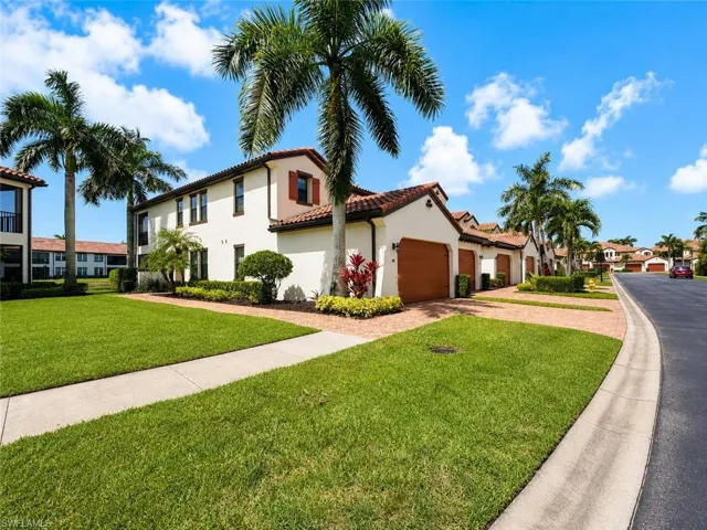 15205 Butler Lake Dr 101, Naples, Florida 34109