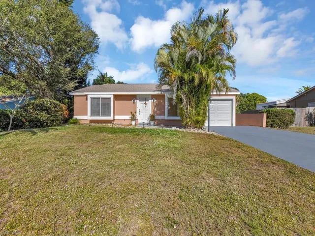 5469  27th SW PL, Naples, FL 34116